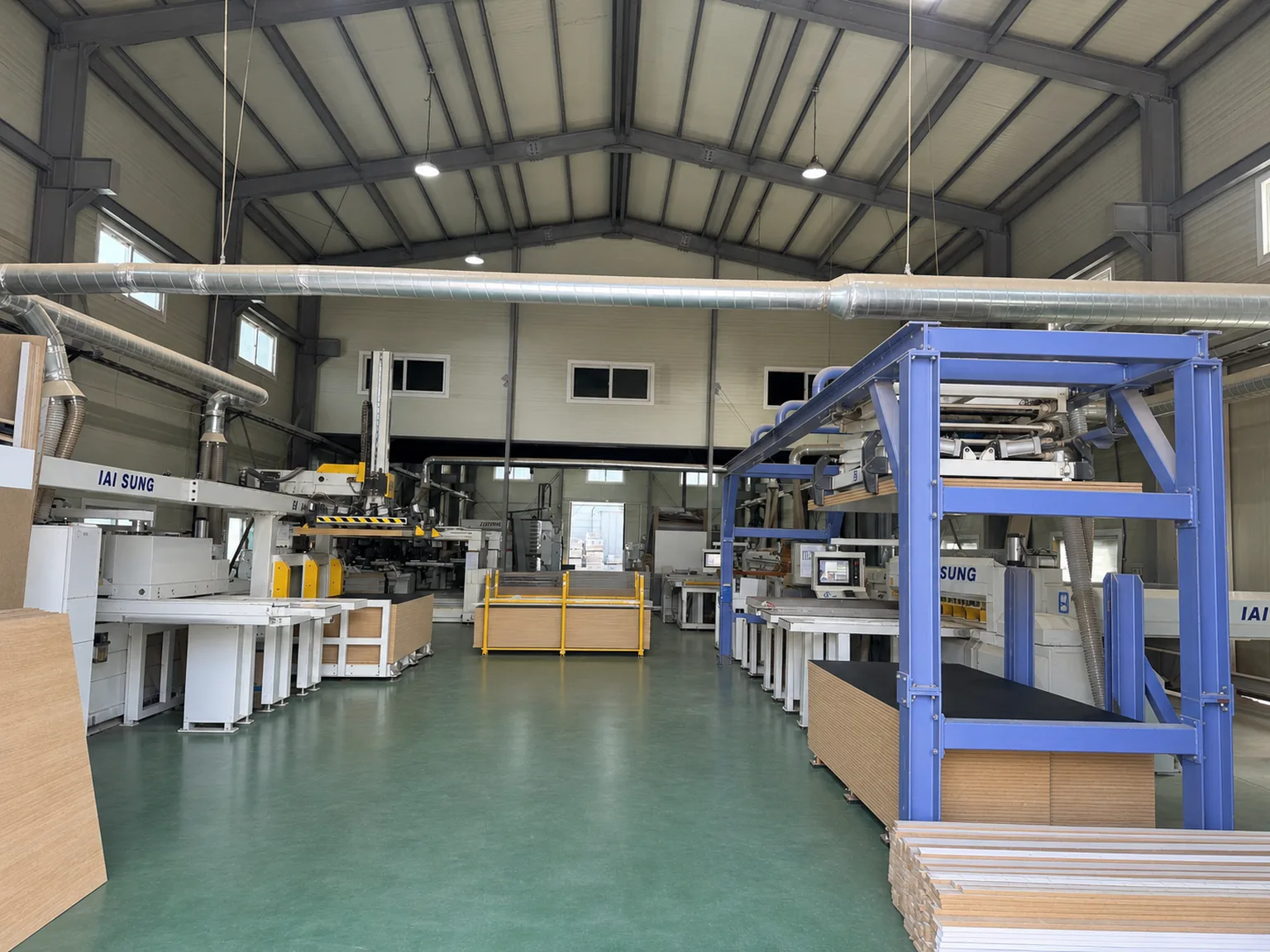 Production line connecting large transfer structure and panel processing equipment